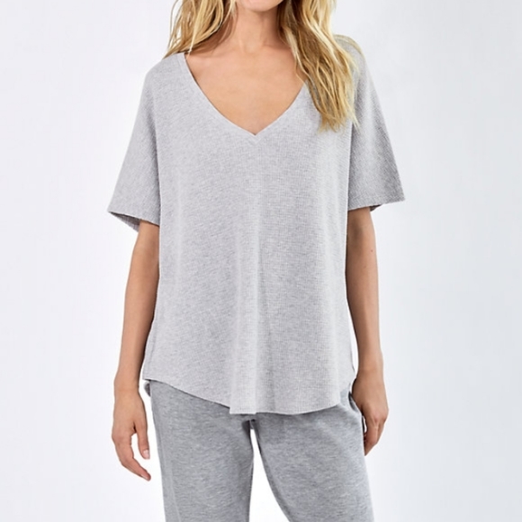 Aritzia The Group By Babaton Berry T-shirt - Picture 2 of 5